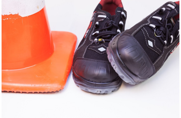 Czym powinno się charakteryzować obuwie ochronne?